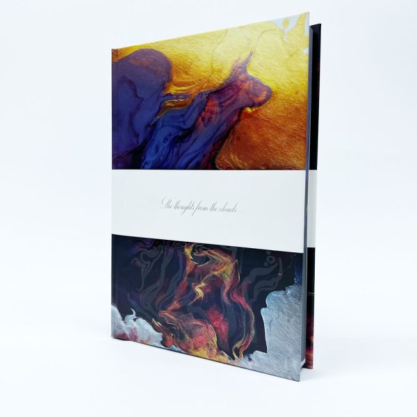 Užrašinė pastatyta, apjuosta nuimama juosta