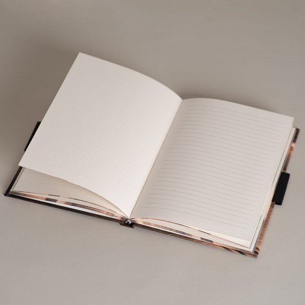 Užrašinė popieriniu viršeliu MINČIŲ SPARNAI (atversta, vidiniai lapai)