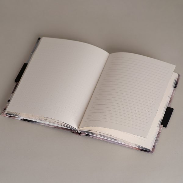 Užrašinė popieriniu viršeliu SIDABRINĖ GULBĖ (atversta, vidiniai lapai)