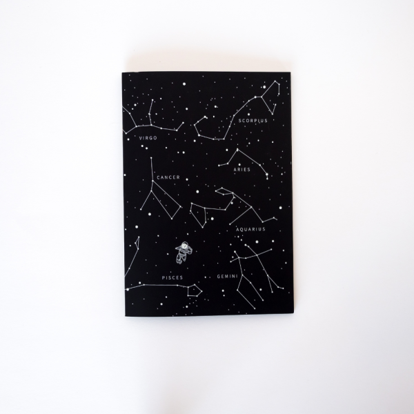 Žvaigždynas pavaizduotas sąsiuvinio viršelyje